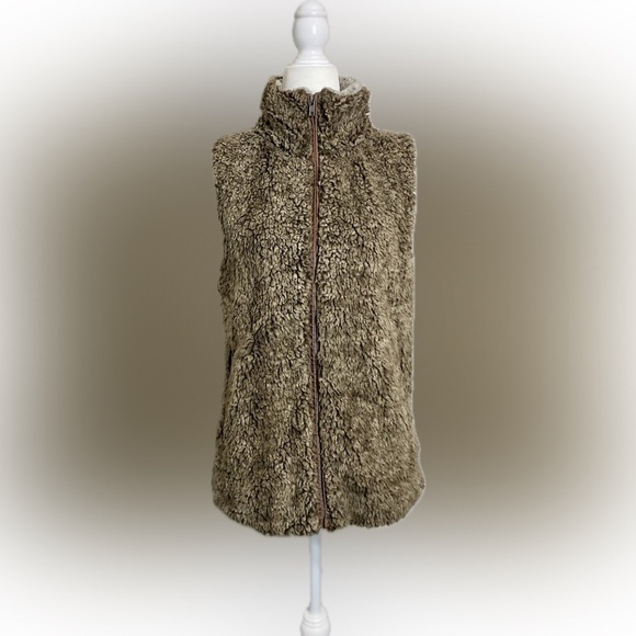 Small Katydid Faux Fur Brown Tan Lighweight Vest w/ Pockets - Picture 1 of 11